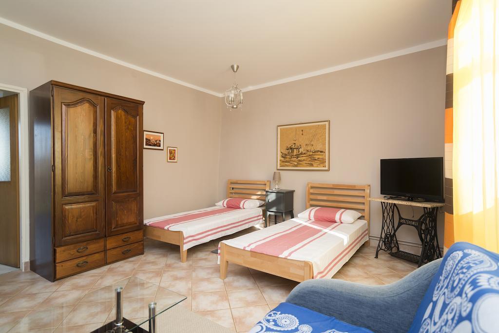 Apartments & Rooms Buoni Amici Murine Exteriör bild